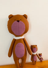 Load image into Gallery viewer, Free PDF Pattern / Cute Bear Dolls
