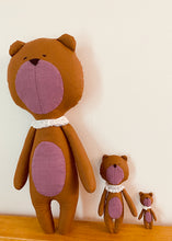 Load image into Gallery viewer, Free PDF Pattern / Cute Bear Dolls
