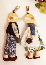 Load image into Gallery viewer, Accessories / Sunbonnet Key Holder Pattern
