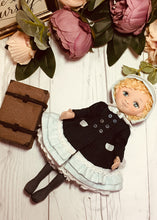 Load image into Gallery viewer, 25cm Doll Pattern / (J) Sara &amp; Suitcase (Dress-Up)
